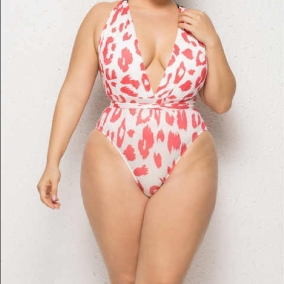 ⭐️safari Print Swimsuit⭐️ - Picture 3 of 8